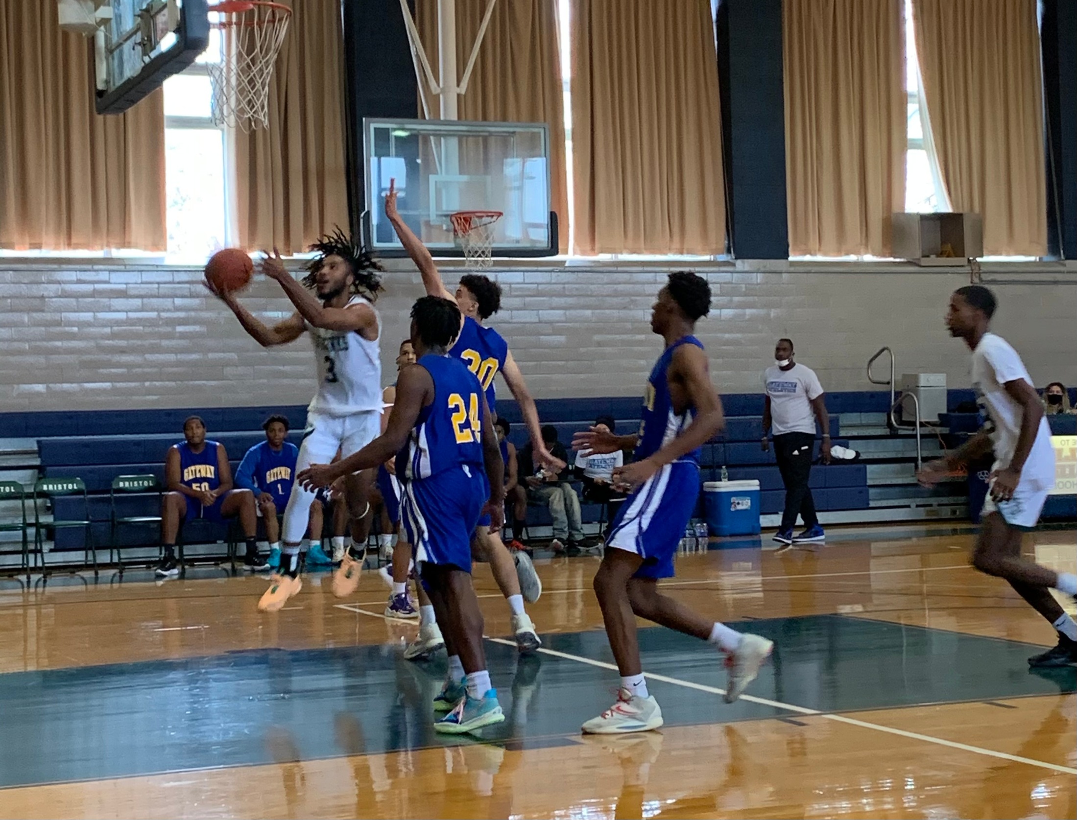 Men's Basketball Fall Short to Rams, 82-75